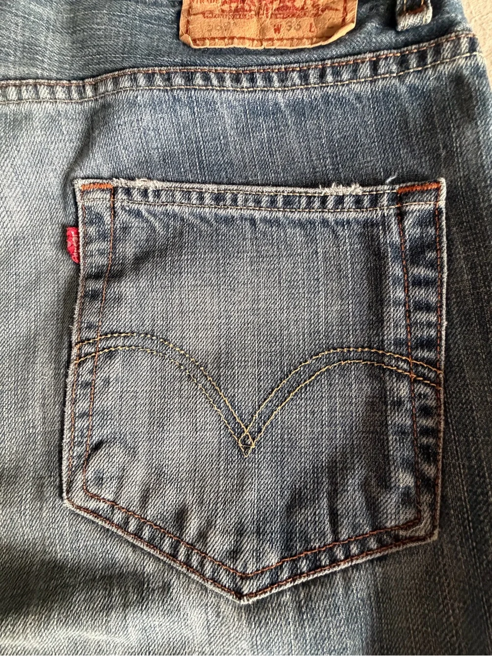 Y2K 2006 Levi’s 569 Loose Straight Jeans Men’s 36x32 Faded Medium Blue